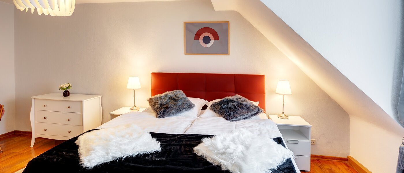 квартира München Neuhausen 02 спальная комната 13780