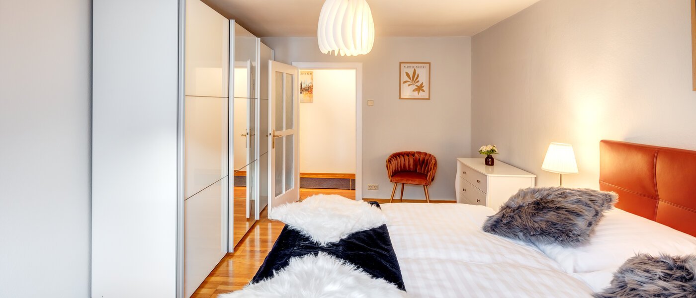 квартира München Neuhausen 03 спальная комната 13780