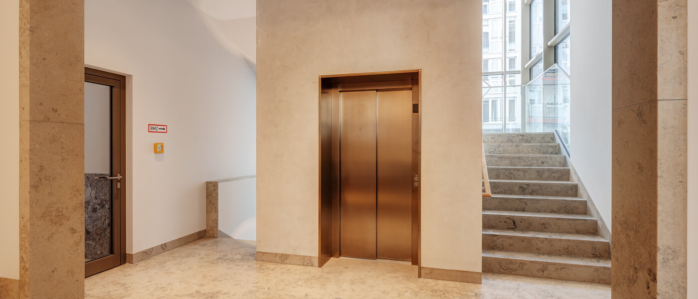 квартира München Lehel 02 Лестничная клетка 13792