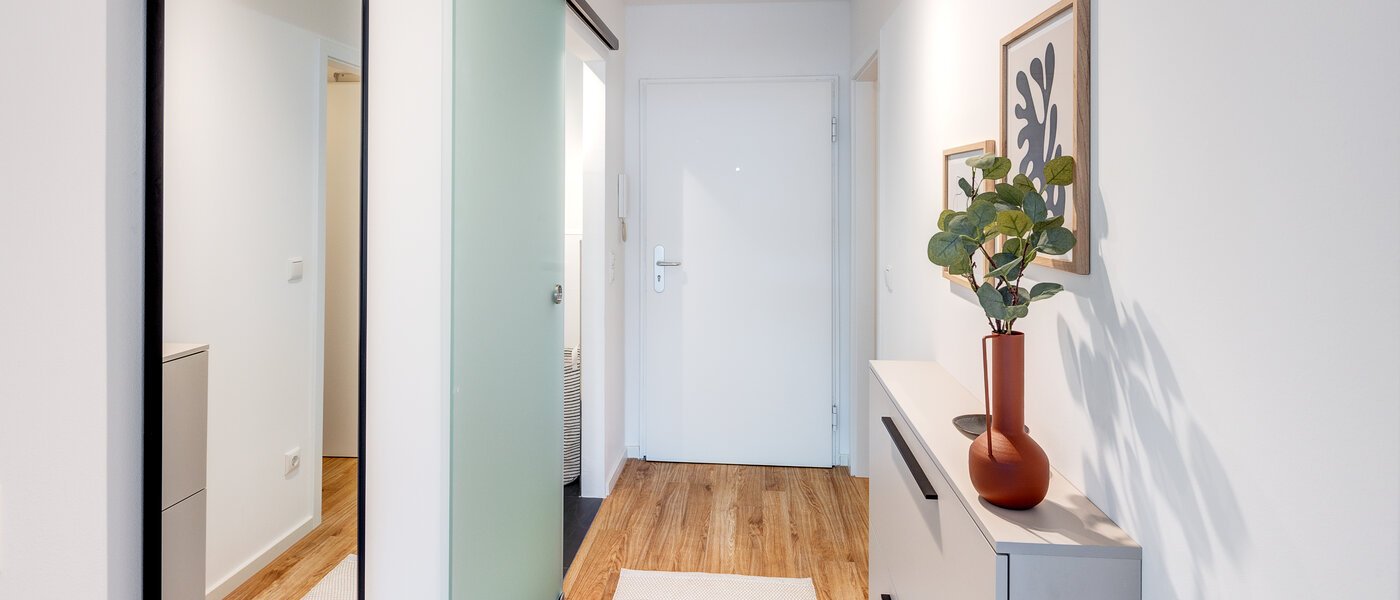 квартира München Neuhausen 01 коридор 13806