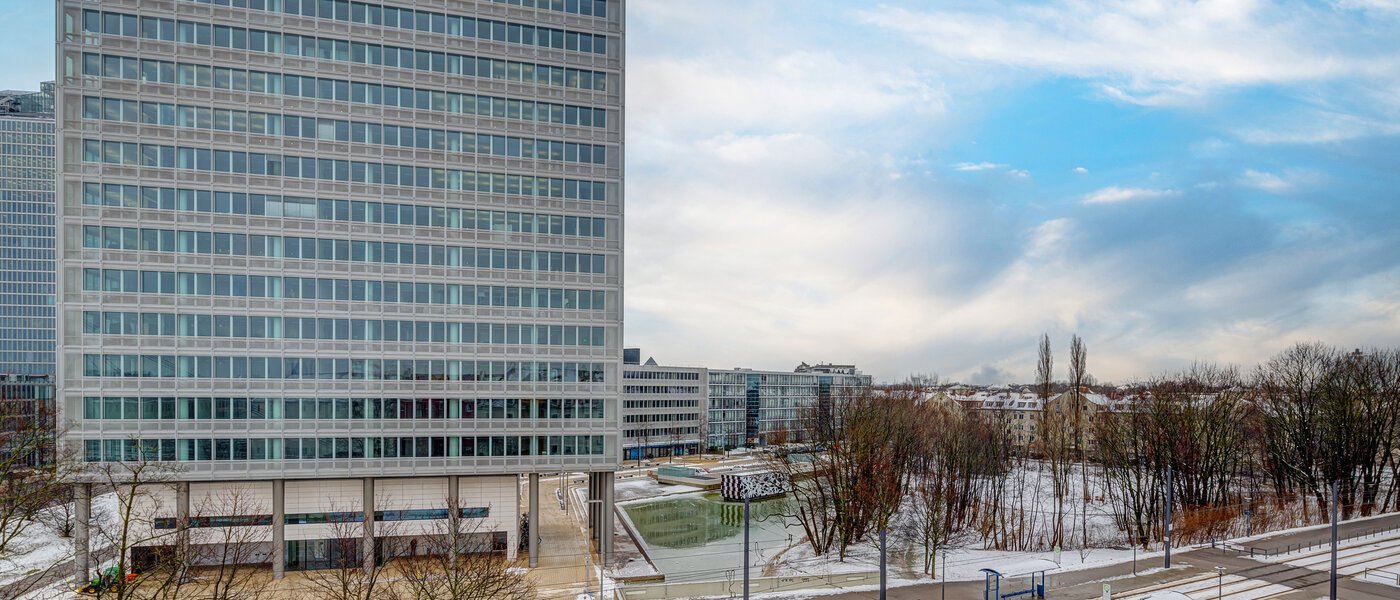 квартира München Schwabing-Nord (zw. Leopoldstraße & Englischen Garten) 02 вид из окна 13809