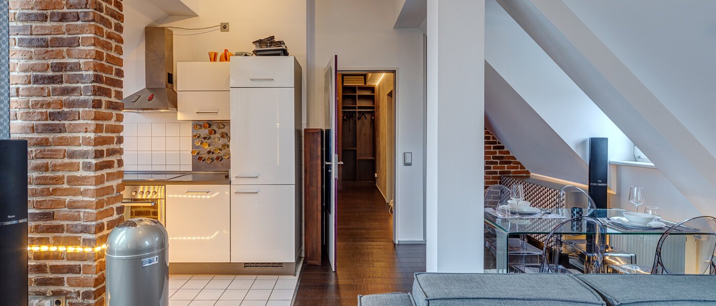 квартира München Schwabing-Nord (zw. Leopoldstraße & Englischen Garten) 03 жилое пространство 13809