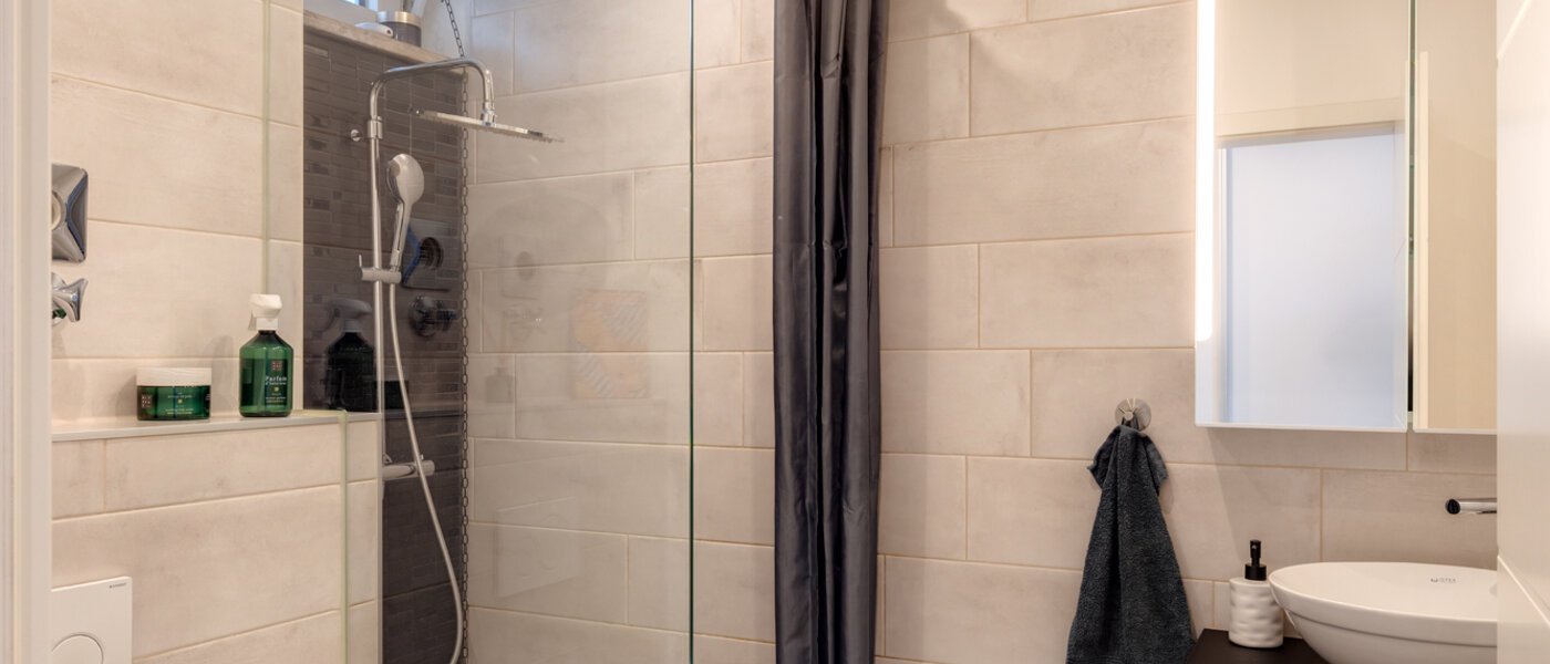 мансардная квартира München Obergiesing 01 ванная комната 13824