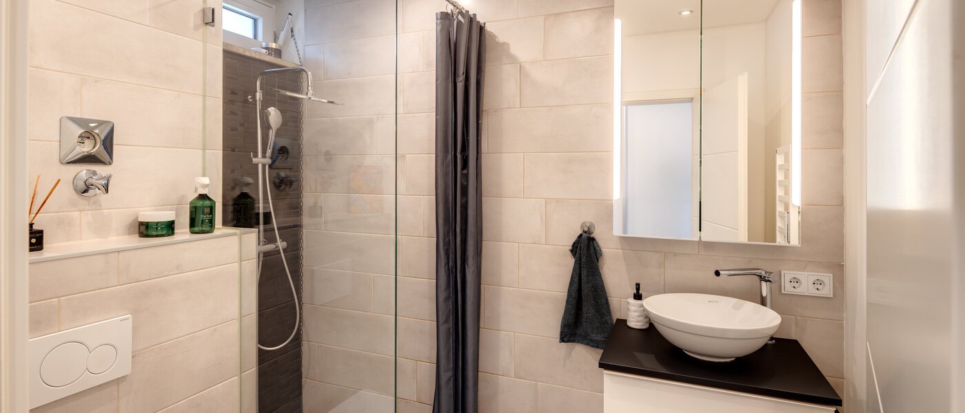 мансардная квартира München Obergiesing 02 ванная комната 13824