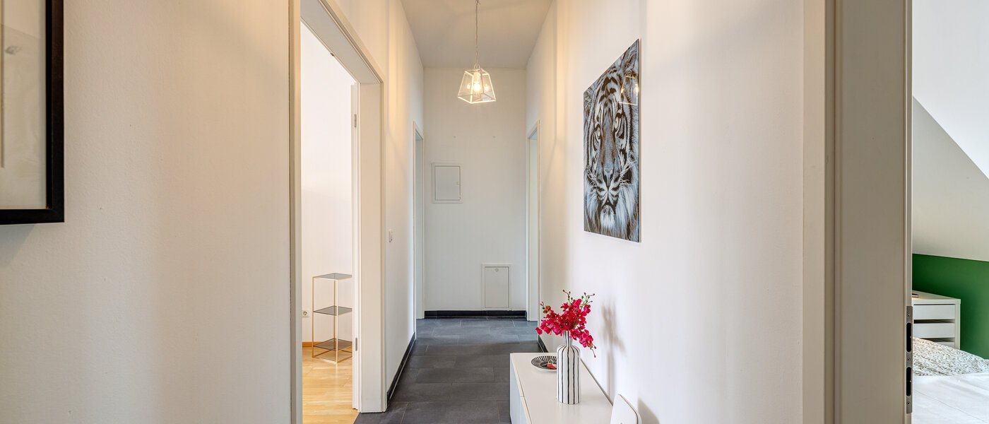 мансардная квартира München Schwabing (rechts der Leopoldstraße) 02 коридор 13837