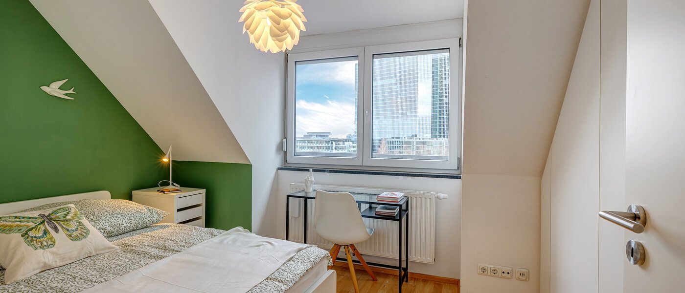 мансардная квартира München Schwabing (rechts der Leopoldstraße) 02 спальная комната 13837