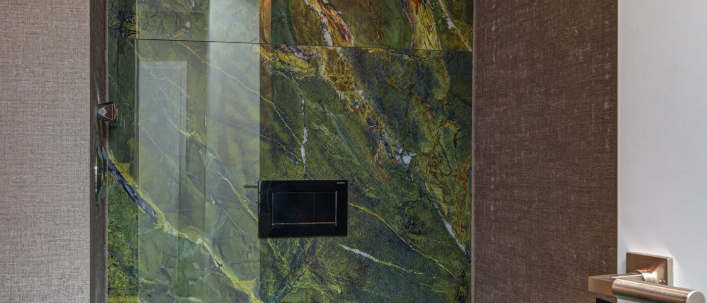 двухэтажная квартира-галерея München Altstadt 03 гостевой туалет 13841