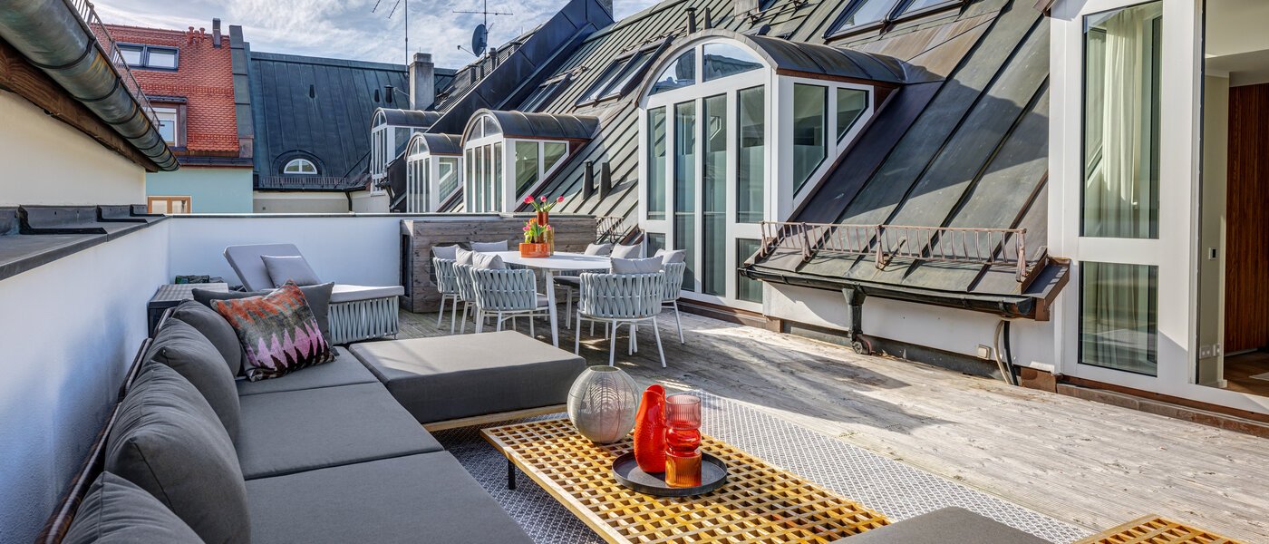 двухэтажная квартира-галерея München Altstadt 02 терраса с крышей 13841