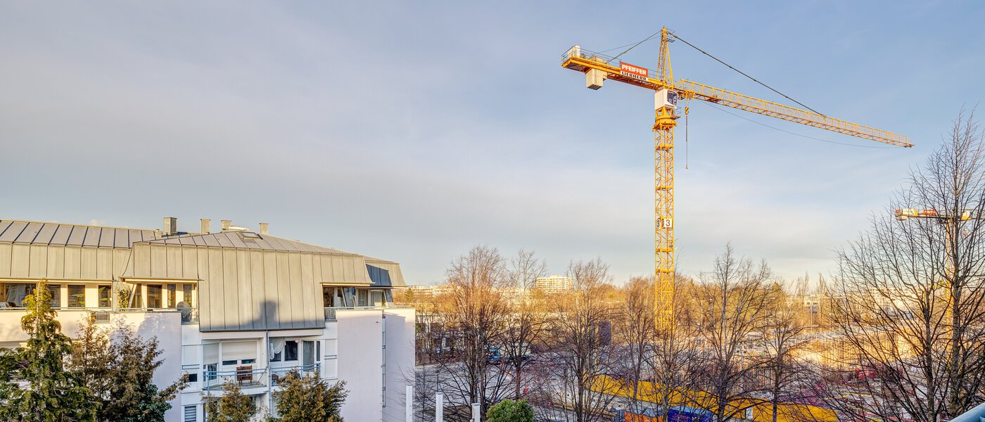 двухэтажная квартира-галерея München Bogenhausen 03 вид из окна 13849