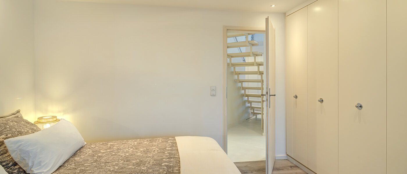 двухэтажная квартира-галерея München Bogenhausen 03 спальная комната 13849