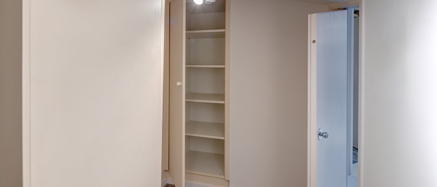 двухэтажная квартира-галерея München Bogenhausen 01 кладовая 13849