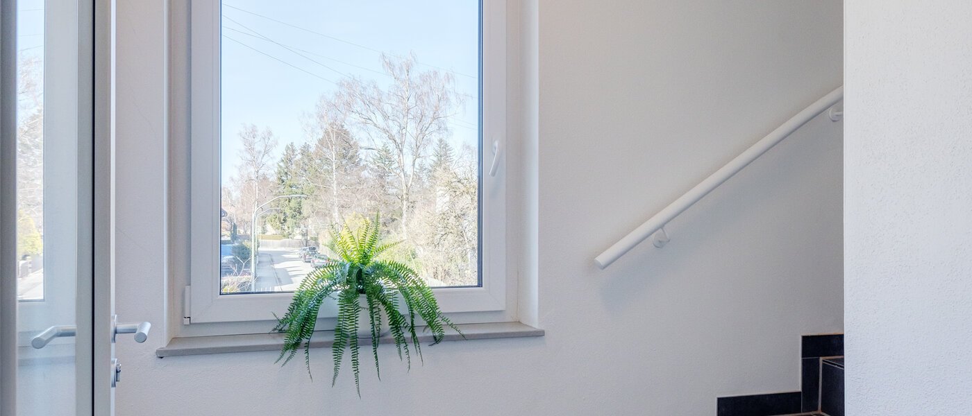 мансардная квартира München Waldtrudering 01 коридор 13853