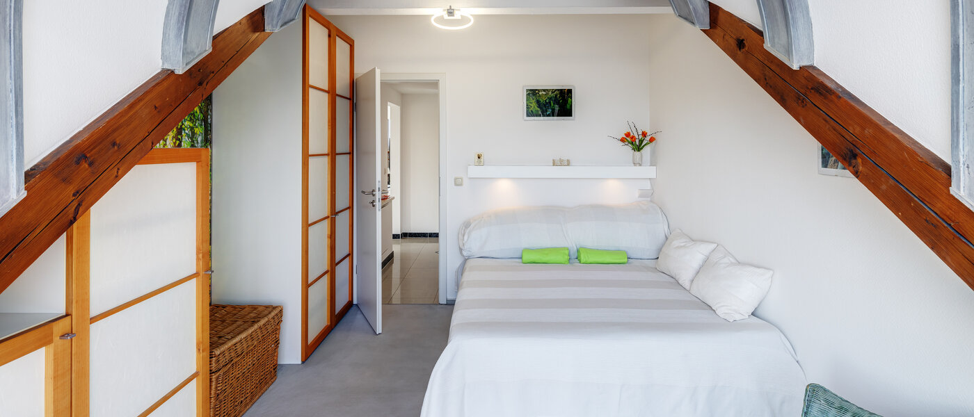 квартира-галерея Ottobrunn 03 спальная комната 13854