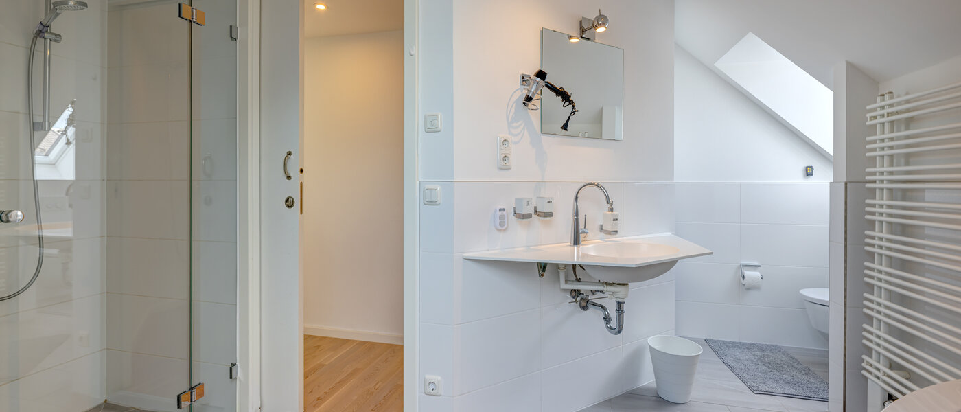 мансардная квартира München Ludwigsvorstadt 03 1-я ванная комната 13896