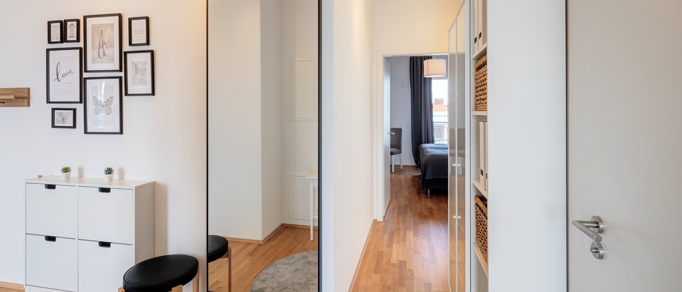 мансардная квартира München Neuhausen 03 коридор 13934