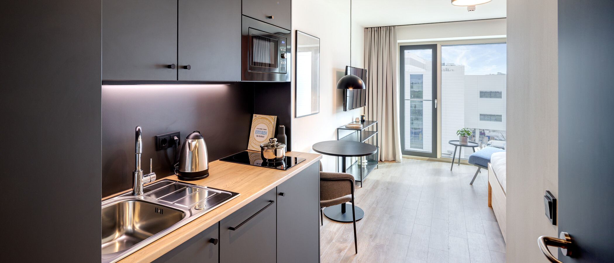 квартира München Milbertshofen 01 кухня 13958