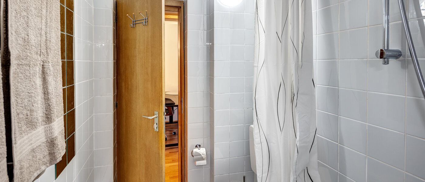 квартира München Schwabing-West (rund um den Bonner Platz) 02 ванная комната 13991