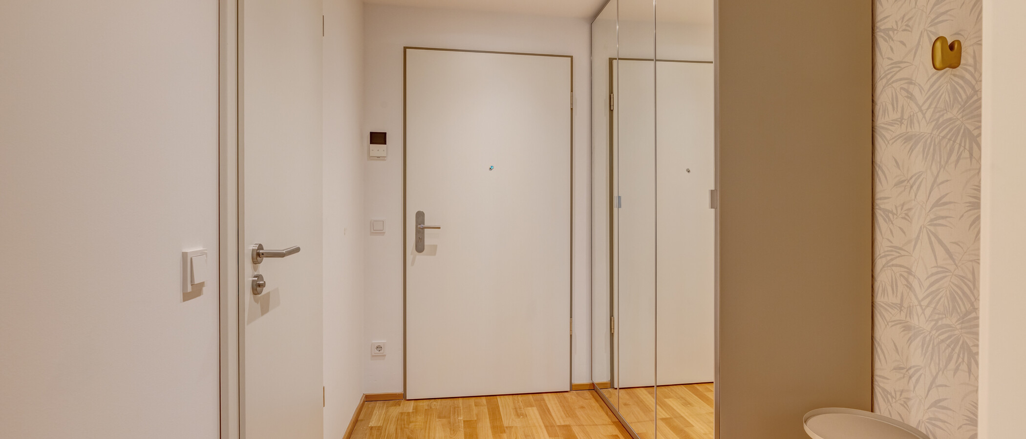 квартира München Neuhausen 03 коридор 13994