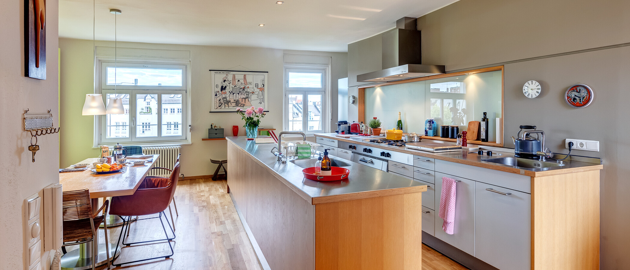 двухэтажная квартира-галерея München Glockenbachviertel 03 кухня 13995