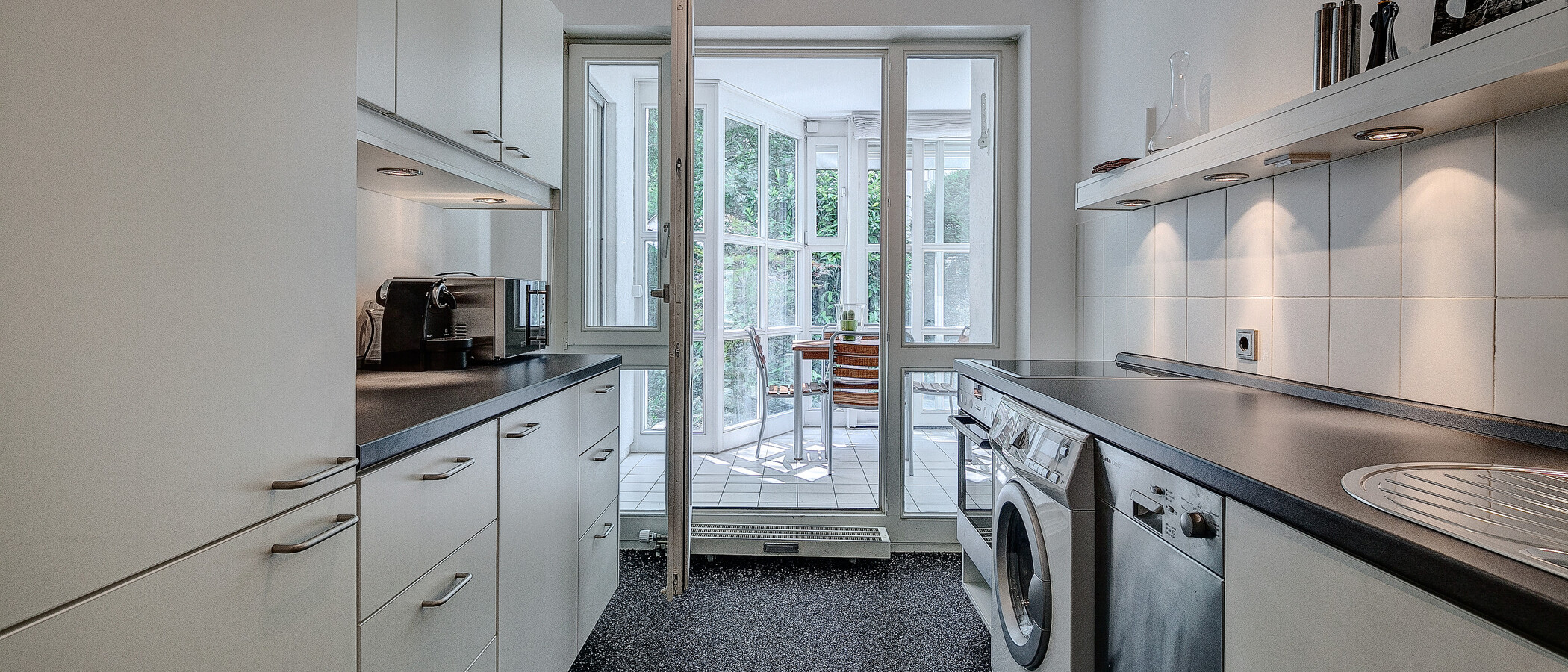 квартира с садом München Herzogpark 01 кухня 1401