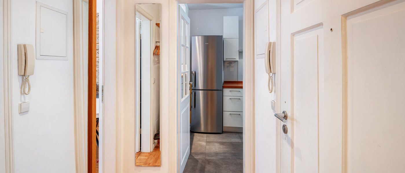 двухэтажная квартира München Lehel 01 коридор 14018