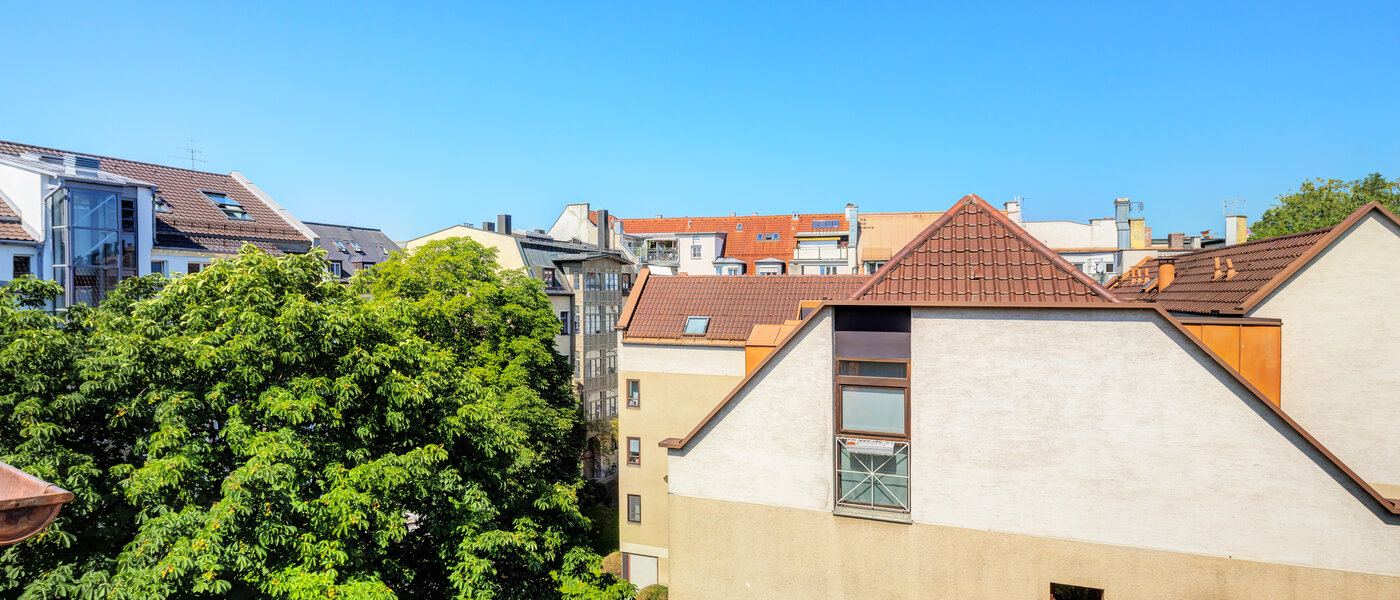 двухэтажная квартира München Lehel 01 вид из окна 14018