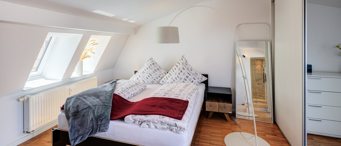 двухэтажная квартира München Lehel 02 спальная комната 14018