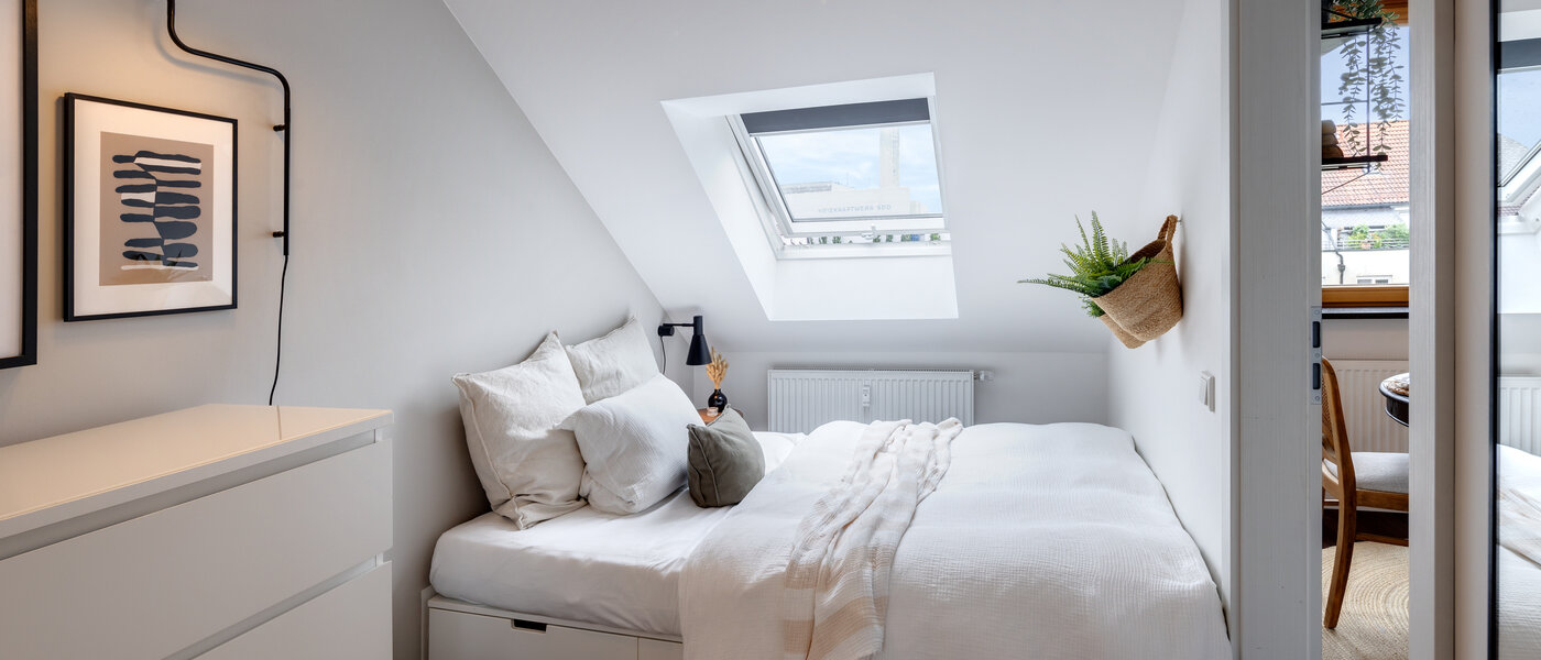 мансардная квартира München Sendling 01 спальная комната 14059