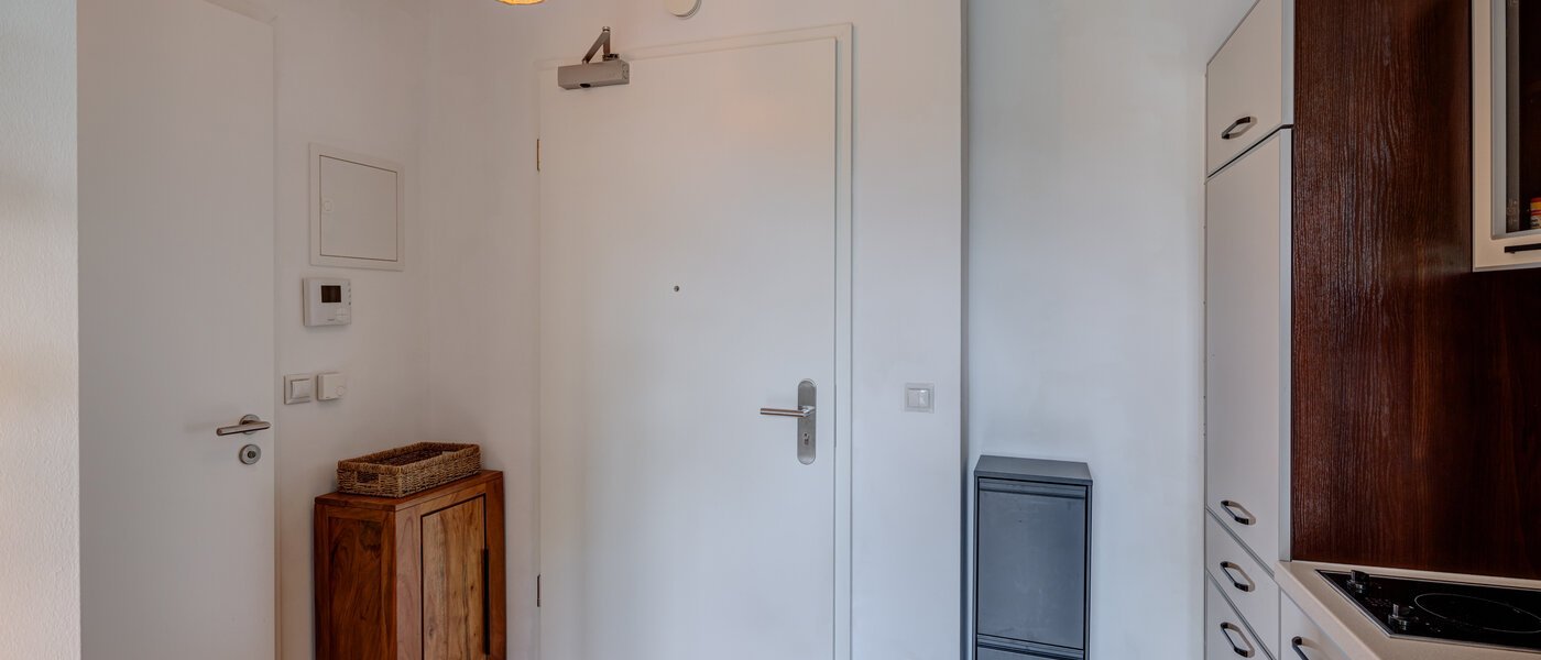 квартира München Neuhausen 01 коридор 14060