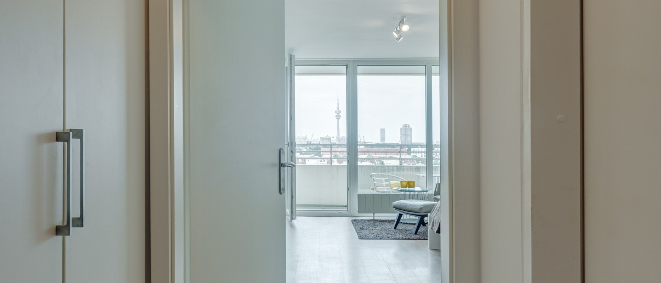 квартира München Schwabing (rechts der Leopoldstraße) 03 коридор 14071