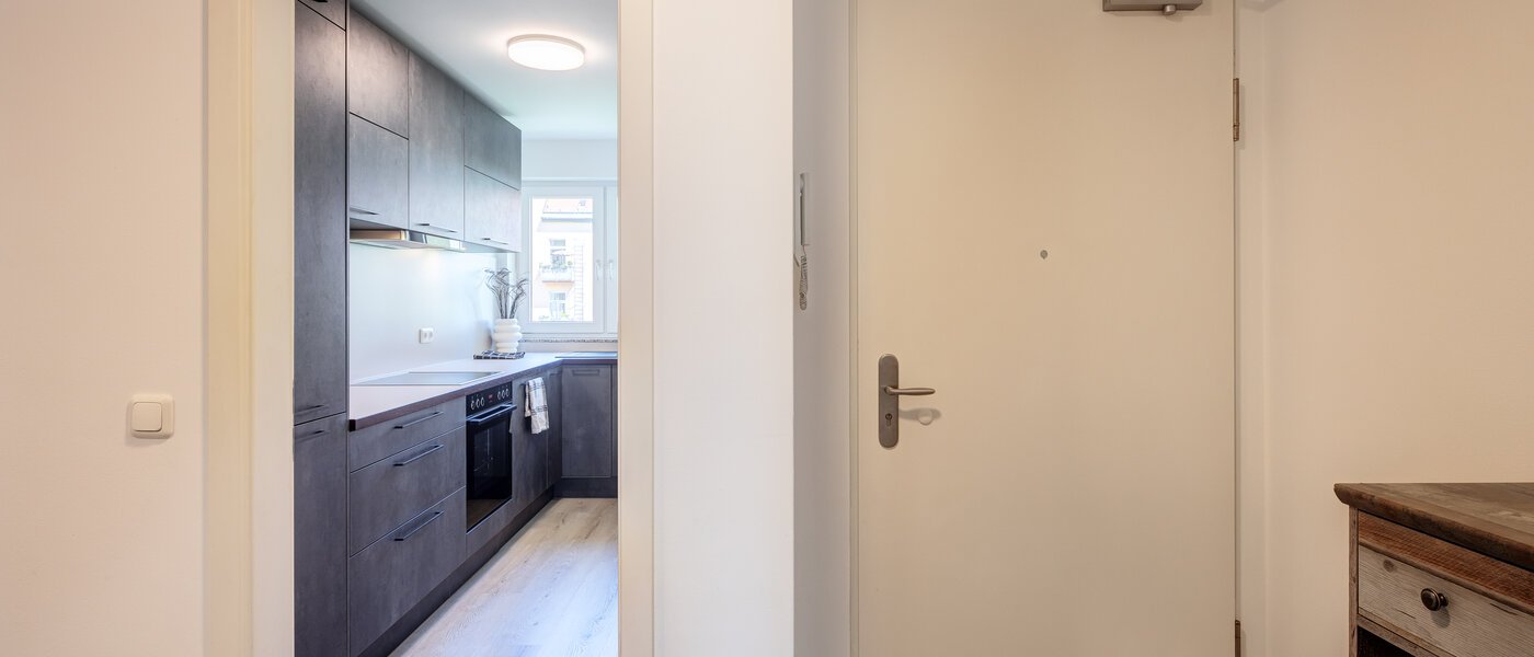 квартира München Neuhausen 05 коридор 14083