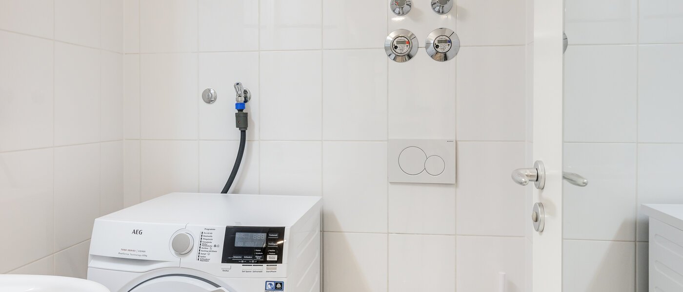 квартира München Neuhausen 02 гостевой туалет 14083