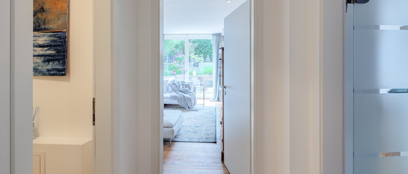 двухэтажная квартира München Solln 02 коридор 14111