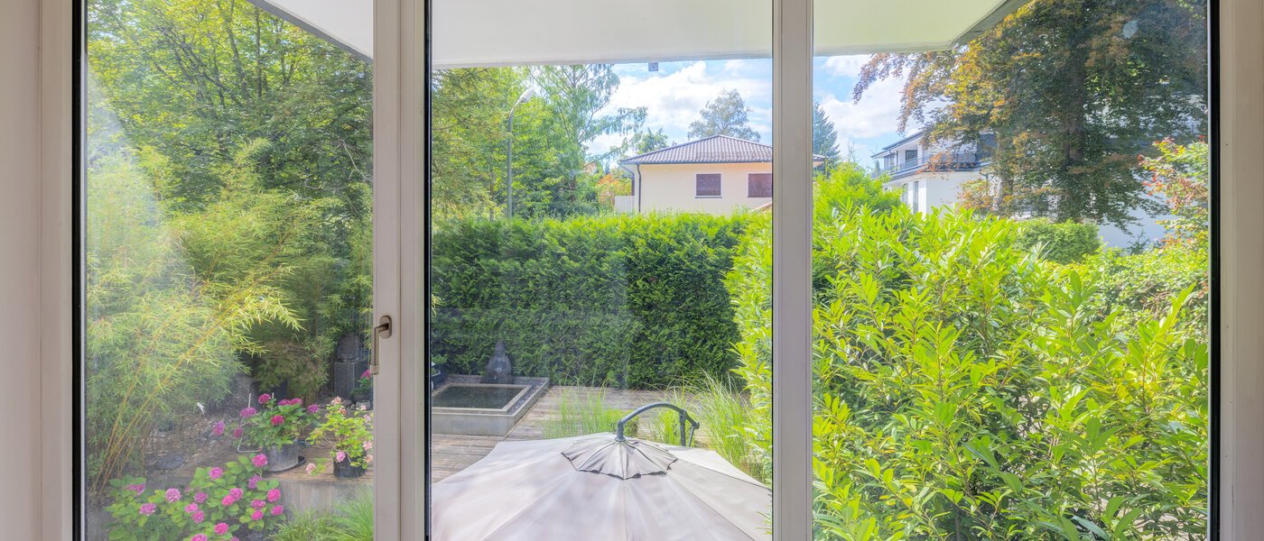 двухэтажная квартира München Solln 01 вид из окна 14111