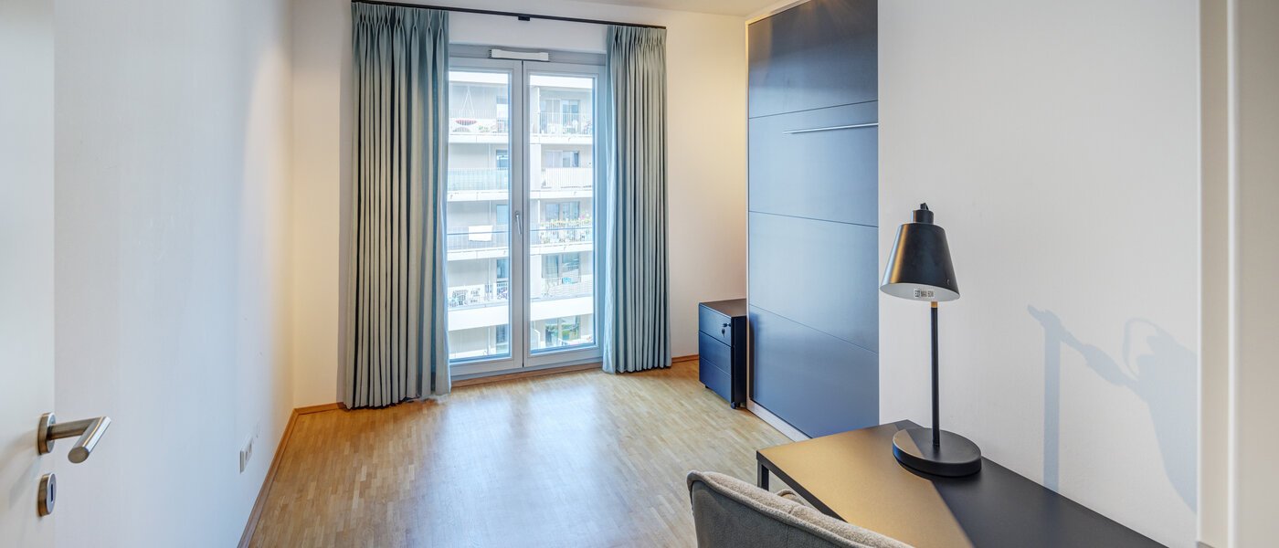 квартира München Neuperlach 02 бюро / гостиная 14160