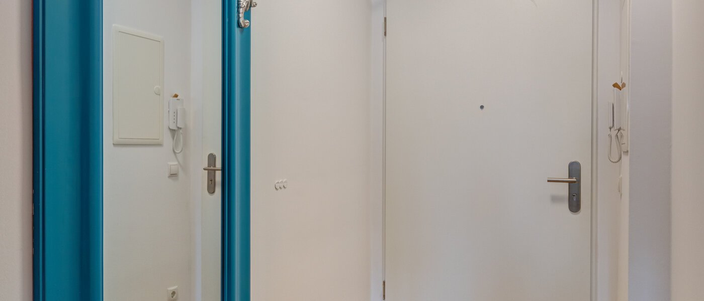 квартира München Obersendling 01 коридор 14169