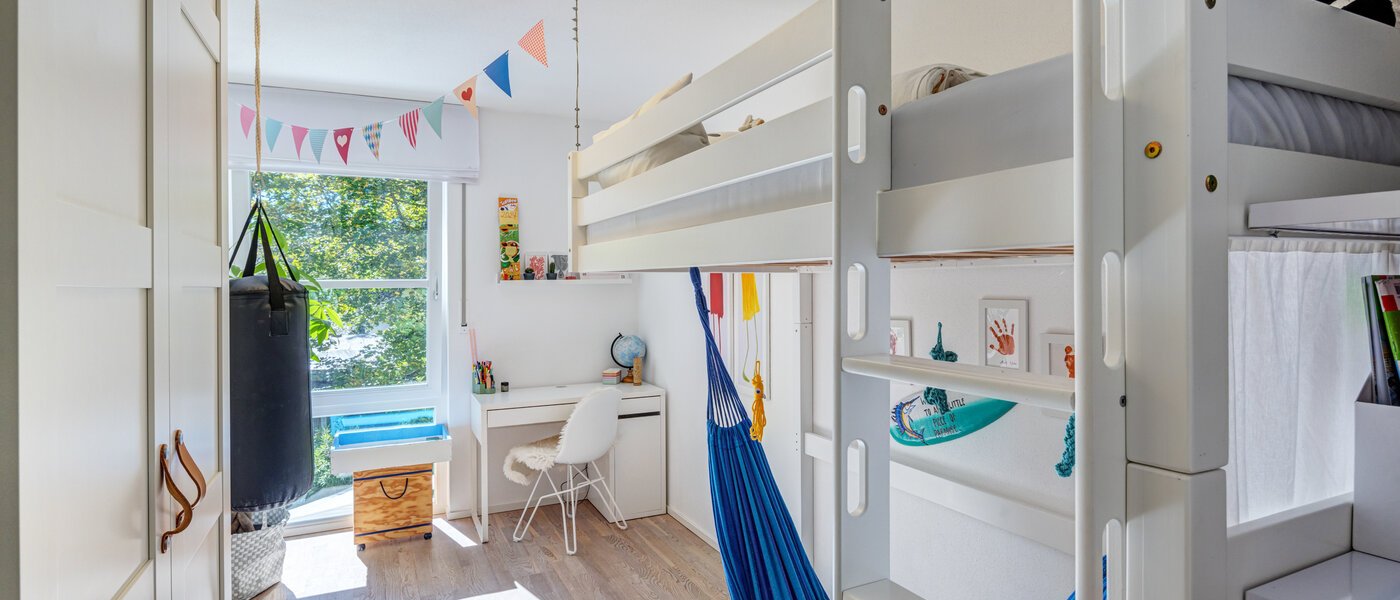 Половина двухквартирного жилого дома Ottobrunn 01 детская комната 14180