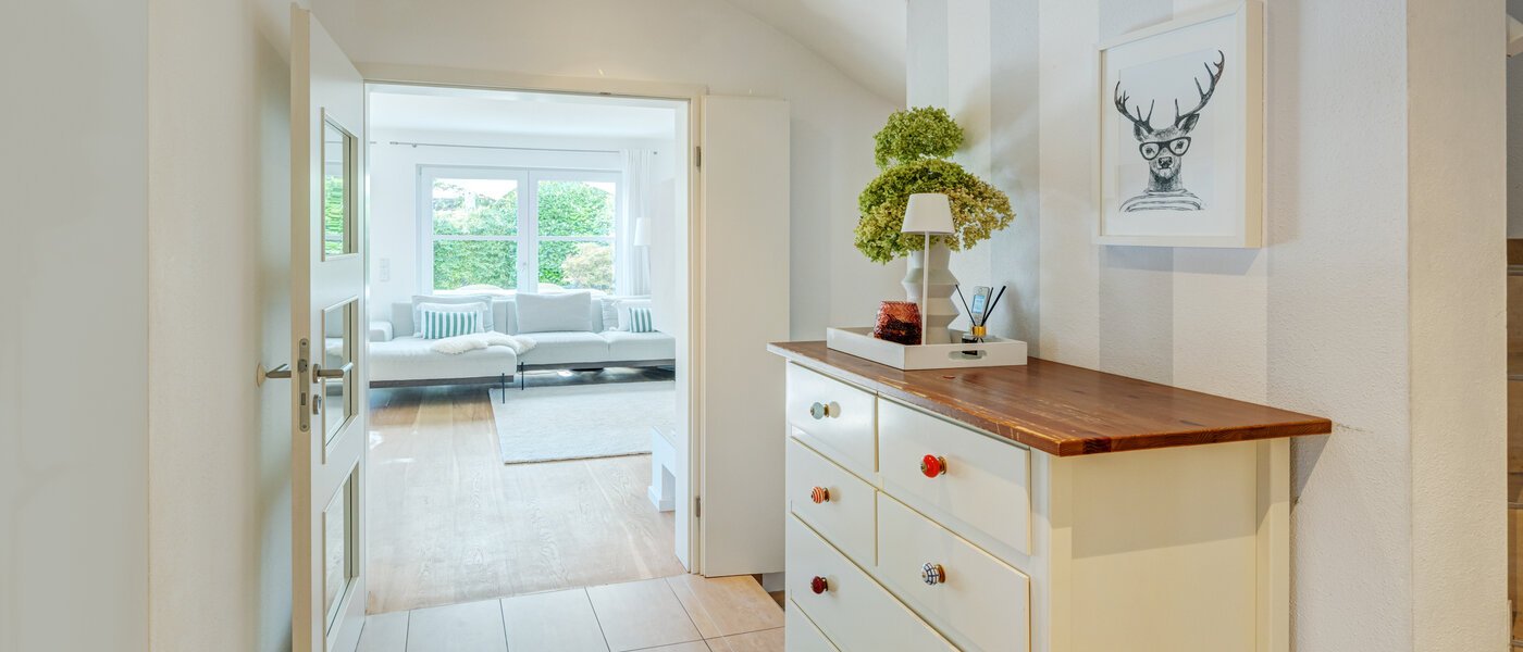 Половина двухквартирного жилого дома Ottobrunn 06 коридор 14180