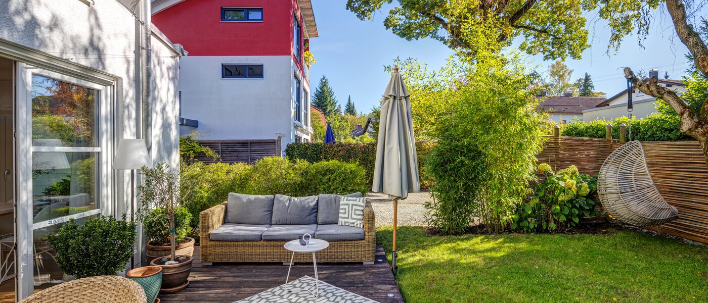 Половина двухквартирного жилого дома Ottobrunn 03 терраса 14180