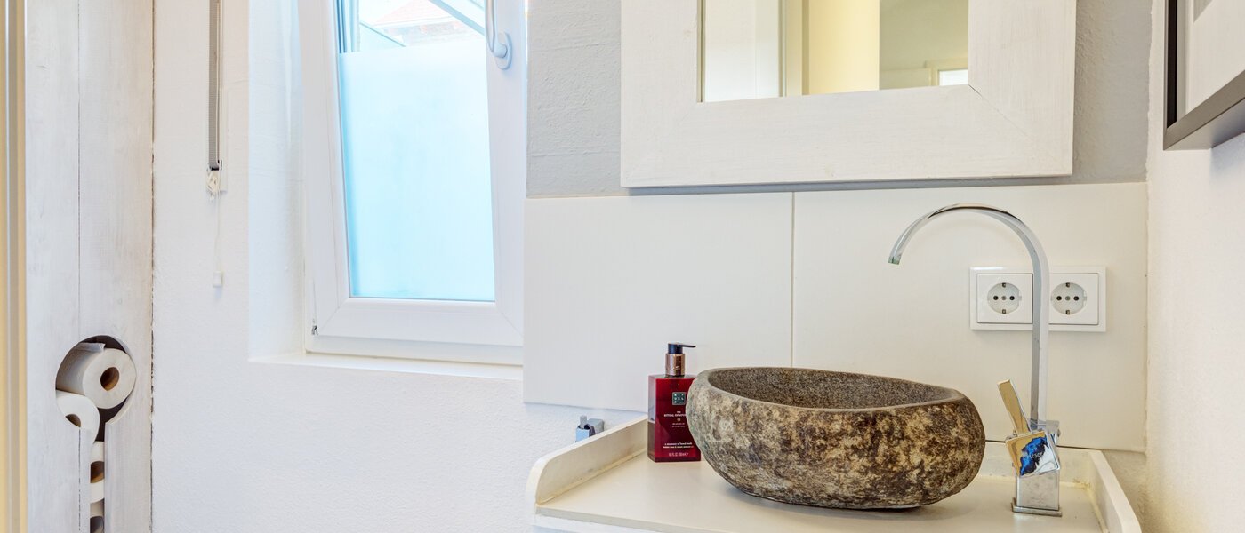 Половина двухквартирного жилого дома Ottobrunn 01 гостевой туалет 14180