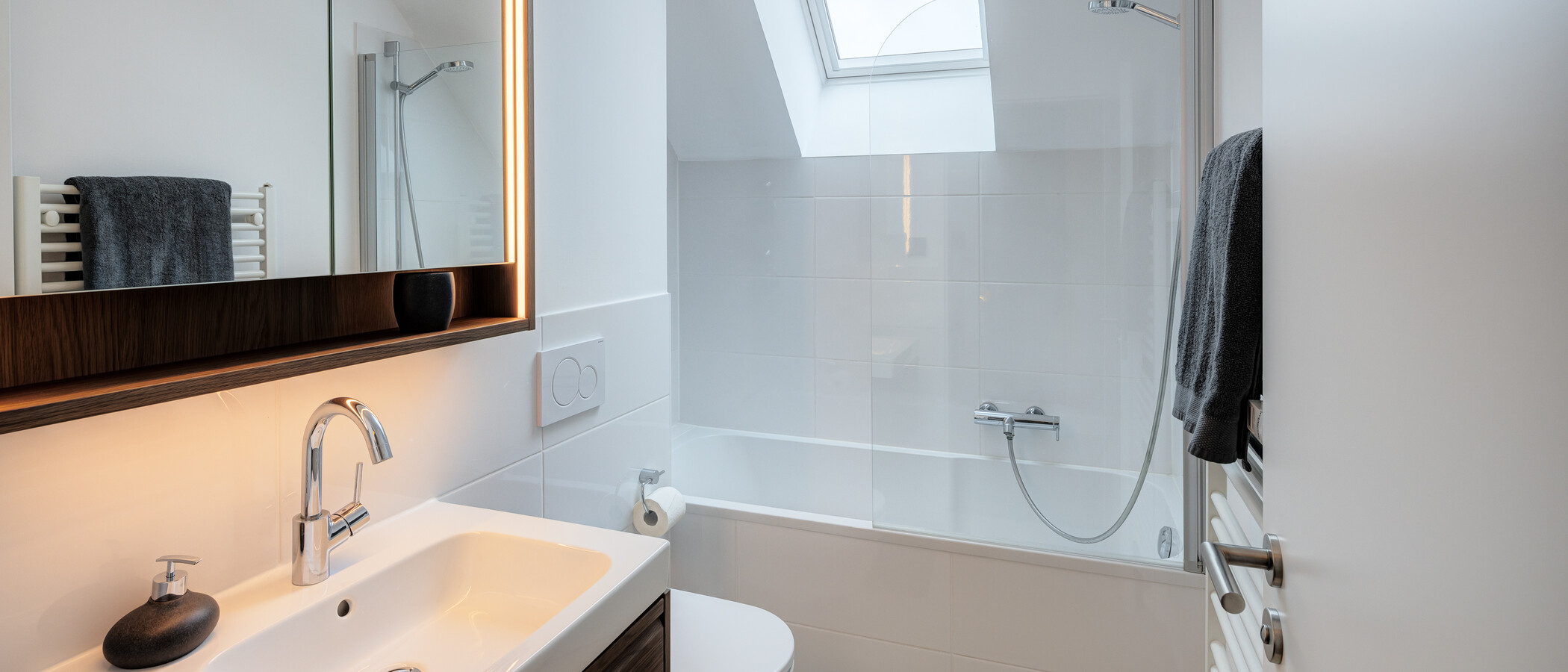 мансардная квартира München Großhadern 01 ванная комната 14211