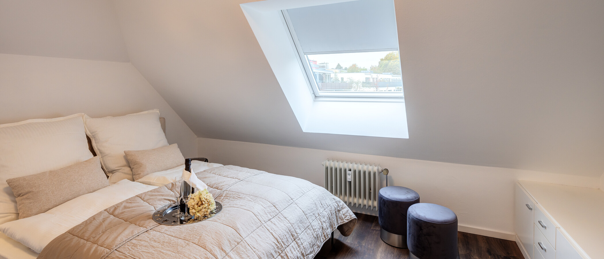 мансардная квартира München Großhadern 01 спальная комната 14211