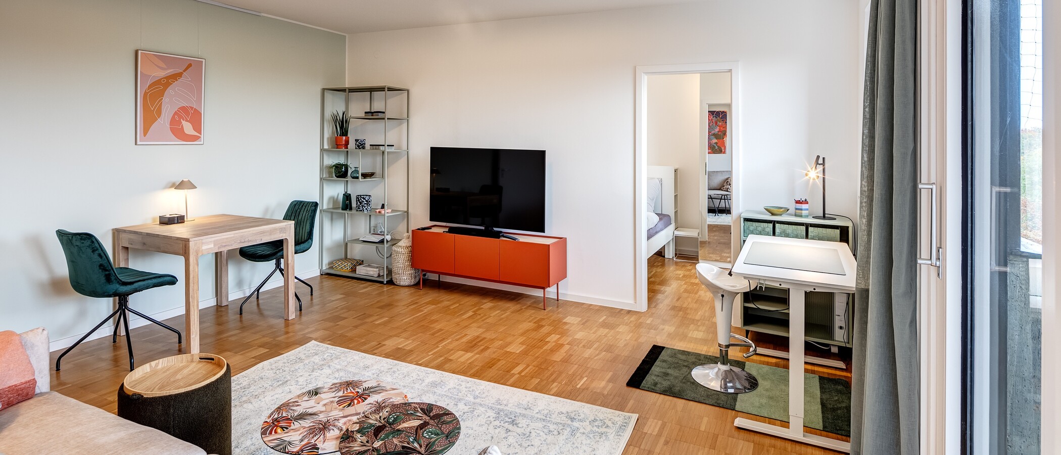 квартира München Schwabing (rechts der Leopoldstraße) 01 гостиная 14213