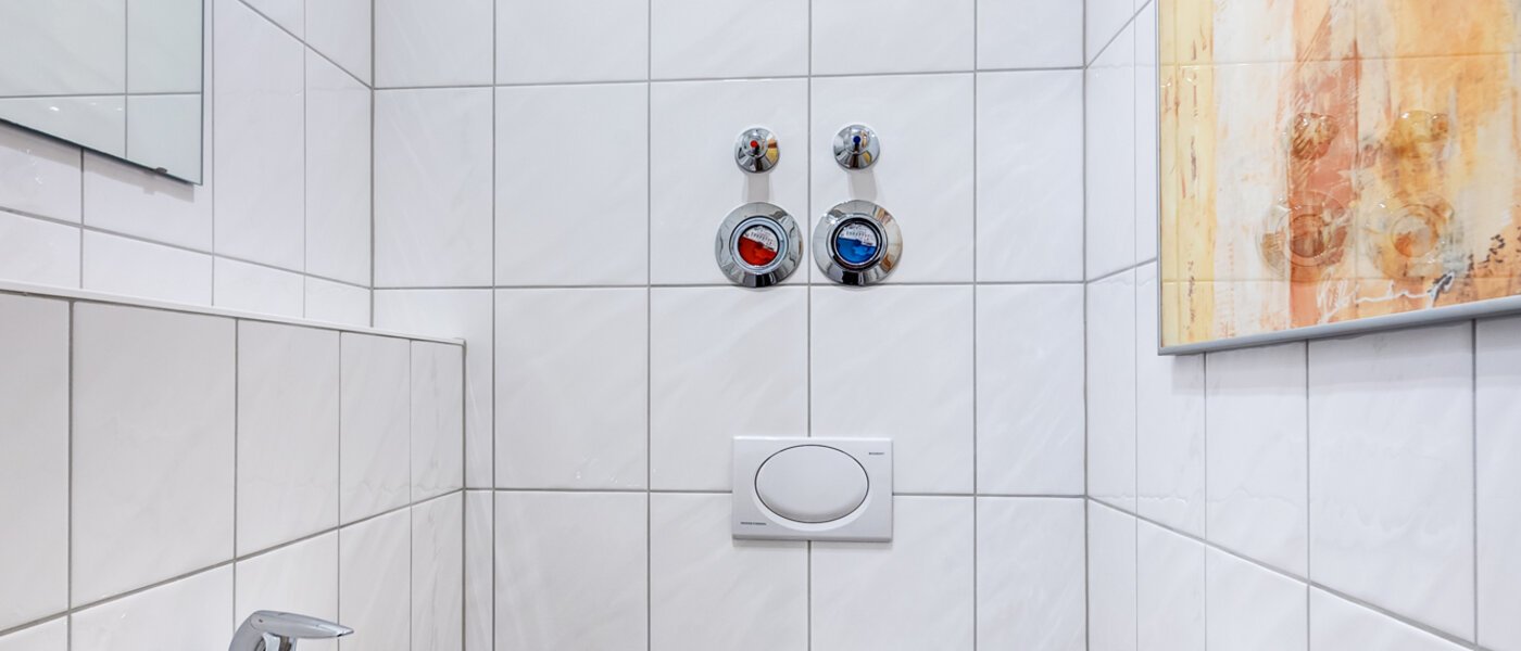 квартира München Schwabing 01 гостевой туалет 14257