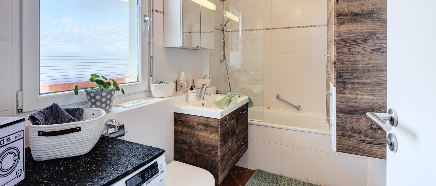 мансардная квартира München Untermenzing 01 ванная комната 14293