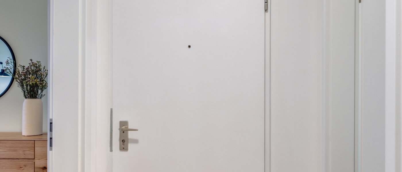 квартира München Neuhausen 02 коридор 14300