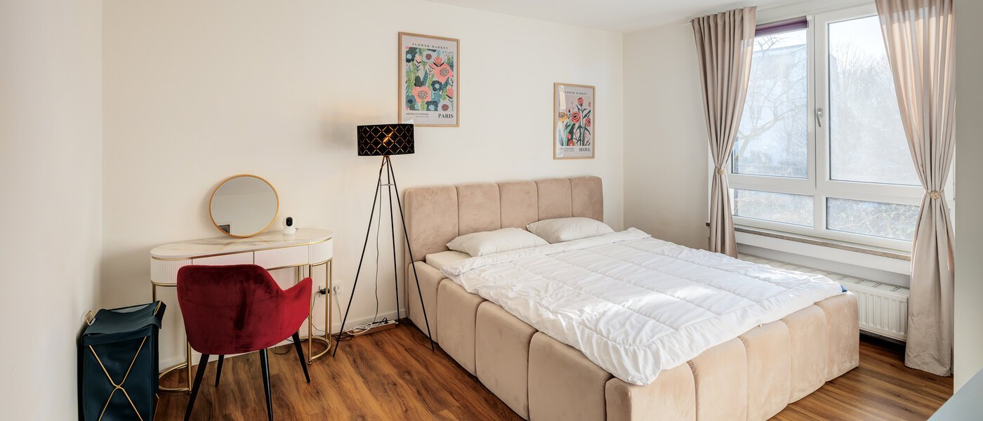 квартира München Oberföhring 01 спальная комната 14301