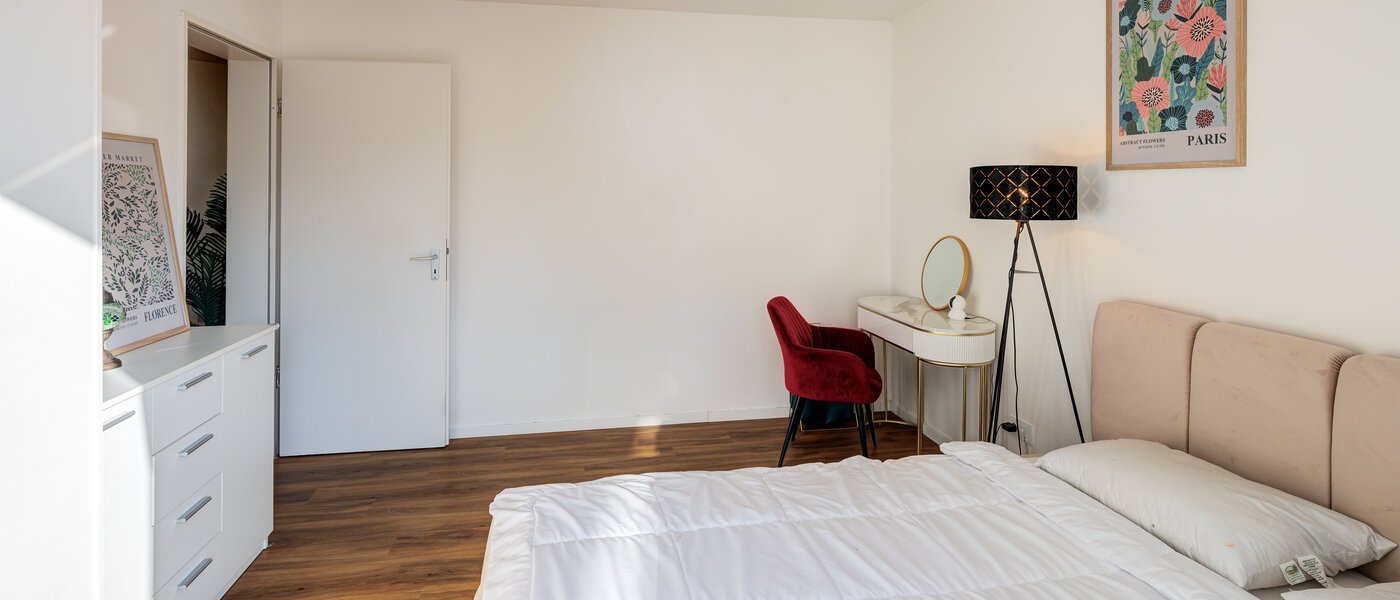 квартира München Oberföhring 03 спальная комната 14301