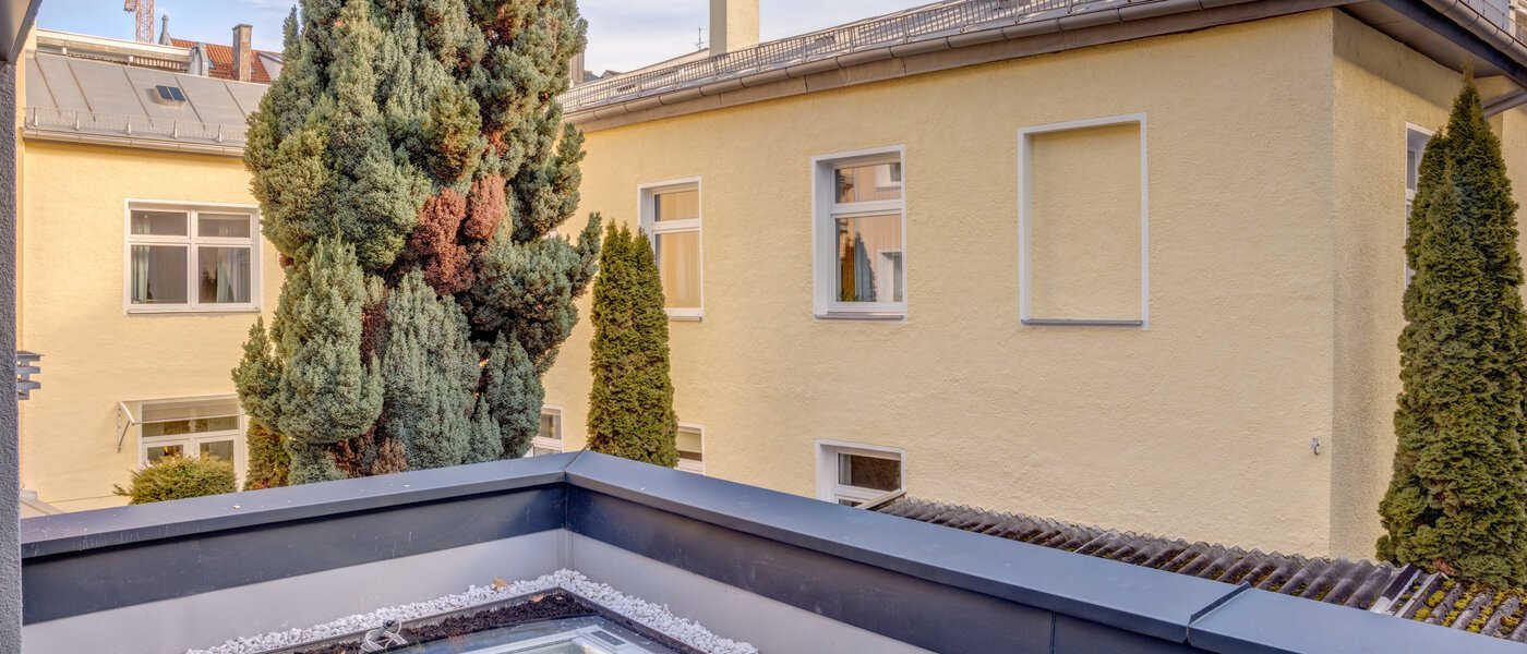 двухэтажная квартира München Glockenbachviertel 01 вид из окна 14318