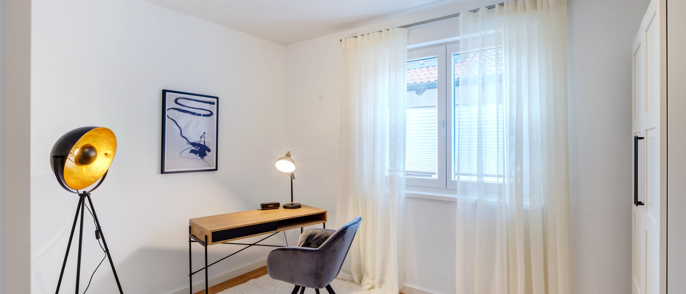 квартира München Harlaching 01 рабочий кабинет 14361